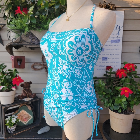 BEACH HOUSE ♡ Gorgeous Aqua Blue 'n White Strap(Less) Tie Back Adj Swimsuit 12 - Picture 5 of 17